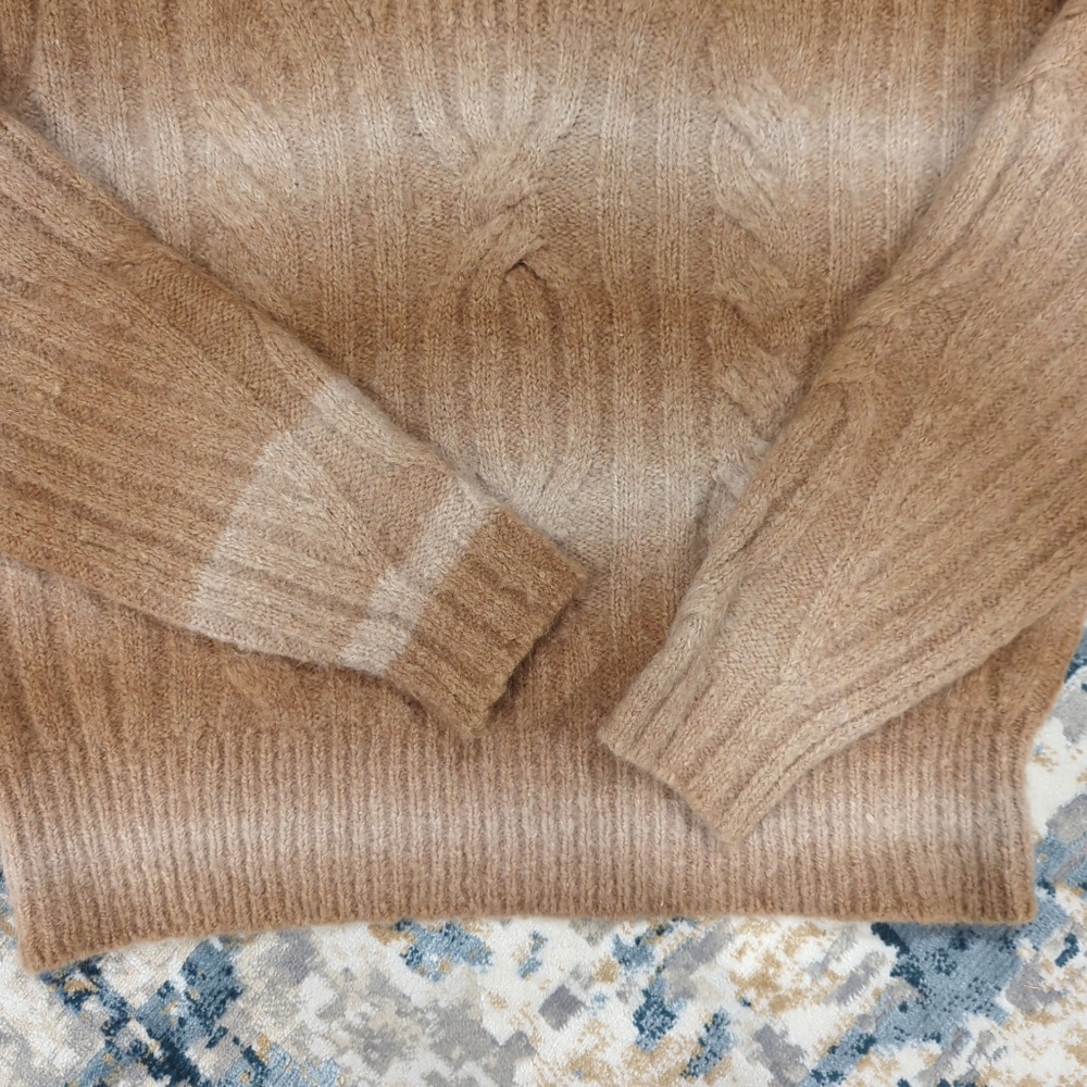 Banana Republic Tan Cream Italian Alpaca Yarn Cozy Cable Knit Sweater - W Size M - Picture 6 of 12